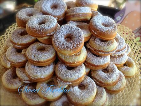 Mini donuts con uvetta....mini ciambelle golose!!