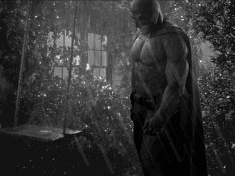 QUEL BATMAN TRISTE DI BEN AFFLECK CHE IL WEB HA GIÀ SEPPELLITO CON UNA RISATA