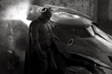 QUEL BATMAN TRISTE DI BEN AFFLECK CHE IL WEB HA GIÀ SEPPELLITO CON UNA RISATA