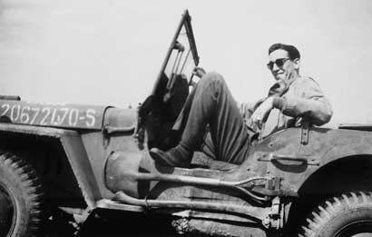J.D. Salinger su una jeep durante la guerra