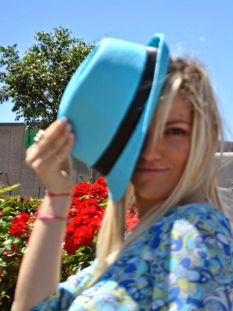outfit abito stampa vintage e cappello outfit abito stampato e cappello avito stampa vintage abito stampa pucci outfit abito stampa pucci outfit abito ecappello outfit abito manica a 3/4 come abbinare il cappello abbinamento abito e cappello cappello turchese fashion blogger italiane outfit colorblock by felym fashion blog di mariafelicia magno milano fashion blogger milano mariafelicia magno blogger di colorblock by felym outfit sandali a t smalto celeste outfit maggio 2014 outfit primaverili outfit primavera 2014