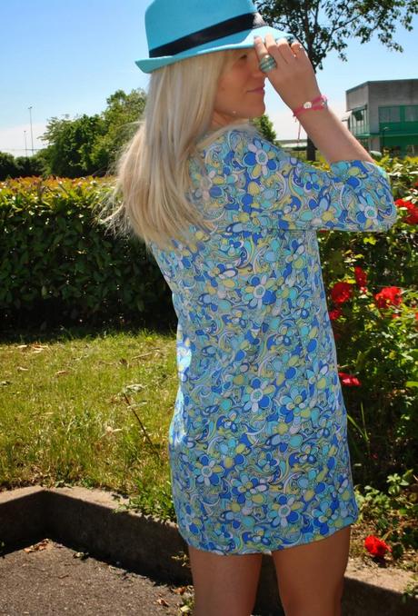 outfit abito stampato e cappello outfit abito stampato e cappello avito stampa vintage abito stampa pucci outfit abito stampa pucci outfit abito ecappello outfit abito manica a 3/4 come abbinare il cappello abbinamento abito e cappello cappello turchese fashion blogger italiane outfit colorblock by felym fashion blog di mariafelicia magno milano fashion blogger milano mariafelicia magno blogger di colorblock by felym outfit sandali a t smalto celeste outfit maggio 2014 outfit primaverili outfit primavera 2014