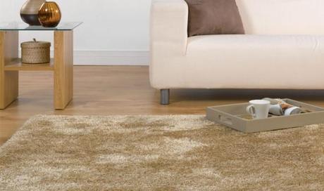 Tappeto shaggy naturale beige