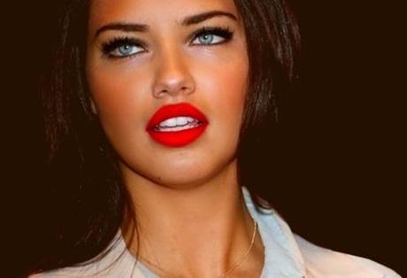 aa retro-red-lips