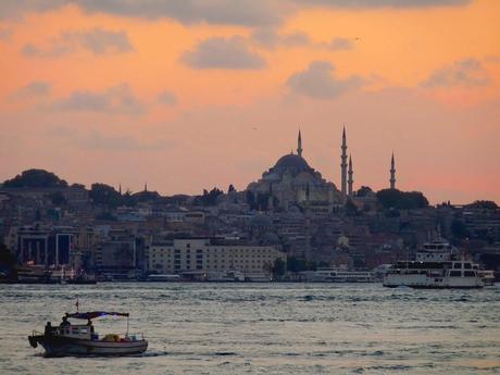 L'aria del Bosfoto e la Moschea di Solimano a Istanbul - foto di Elisa Chisana Hoshi