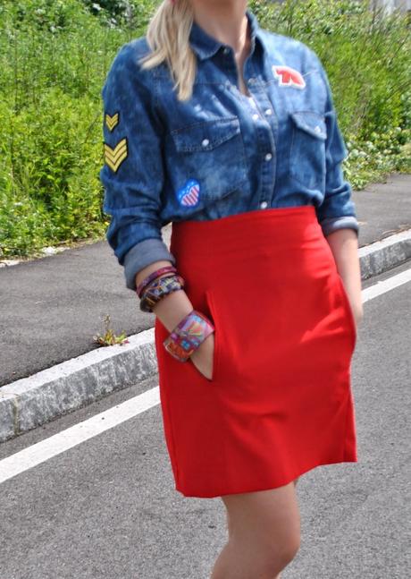 outfit camicia in denim gonna a vita alta rossa bracciali desigual outfit gonna rossa a vita alta e camicia in denim outfit gonna a vita alta outfit camicia in denim come abbinare la camicia in denim fashion blogger italiane outfit di mariafelicia magno fashion blogger di colorblock by felym outfit gioielli giolina e angelo outfit maggio 2014 outfit primaverili blog di moda di mariafelicia magno abbinamenti gonna a tubino tacchi e gonna come abbinare la gonna rossa mariafelicia magno blogger di colorblock by felym occhiali da sole carrera camicia in denim con applicazioni pimkie decolletè di jeans replay bracciali desigual