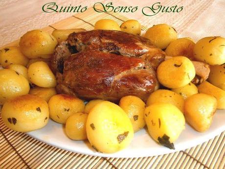 http://quintosensogusto.blogspot.it/2014/04/stinco-di-maiale-al-forno-con-patate.html?spref=pi