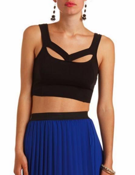 Crop top: vizi e virtù della moda del momento