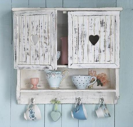 shabby-chic-armadio-porta-tazze