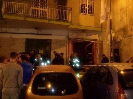 Esplosione a Secondigliano: si trattava di una bomba 1f79d6e8a1_bomba-esplosa-pasticceria-4-2