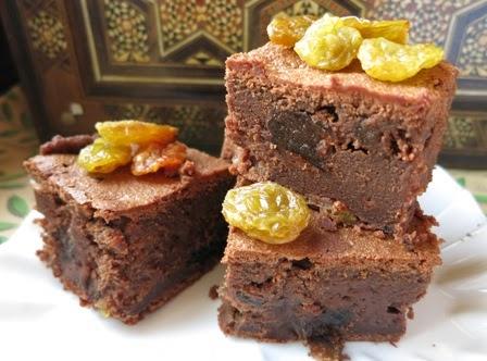 Brownie alle prugne e uva passa gigante Brownie alle prugne e uva passa gigante