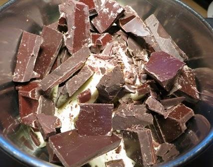 Brownie alle prugne e uva passa gigante Brownie alle prugne e uva passa gigante