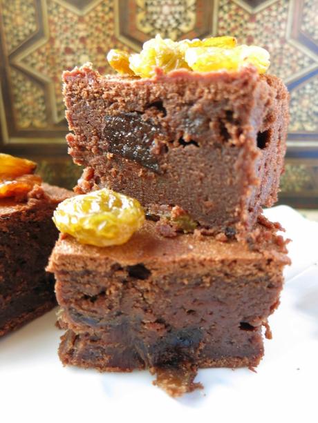 Brownie alle prugne e uva passa gigante Brownie alle prugne e uva passa gigante