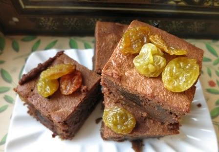 Brownie alle prugne e uva passa gigante Brownie alle prugne e uva passa gigante