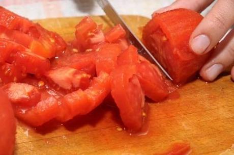 pomodori tagliati a dadini