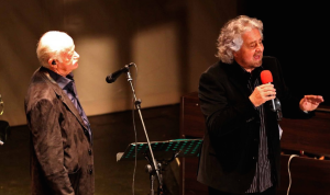 Gino Paoli insieme a Beppe Grillo (genova.repubblica.it)