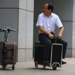 Novità per i viaggiatori: arriva la “valigia scooter”