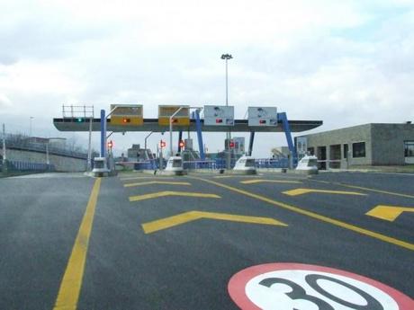 Non paghi il pedaggio in autostrada? Puoi finire in galera… autostrada napoli-salerno