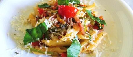 Penne alle zucchine, guanciale e Occelli al pepe nero e bacche rosa penne alle zucchine, guanciale e occelli al pepe nero e bacche rosa