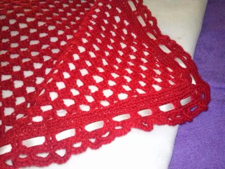 COPERTINA PER BEBE' ALL'UNCINETTO COPERTINA PER BEBE' ALL'UNCINETTO