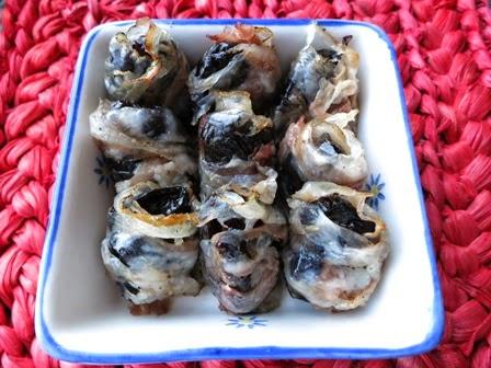 Prugne in pareo con sorpresa Prugne in pareo con sorpresa