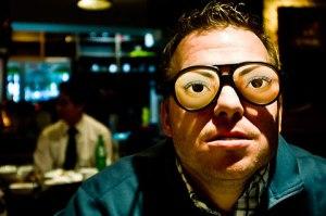 Gli occhiali con gli occhi finti Gli occhiali con gli occhi finti