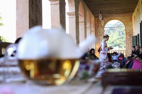 L'arte di contemplare i fiori....... può essere un'ottima scusa per un altro tea party!