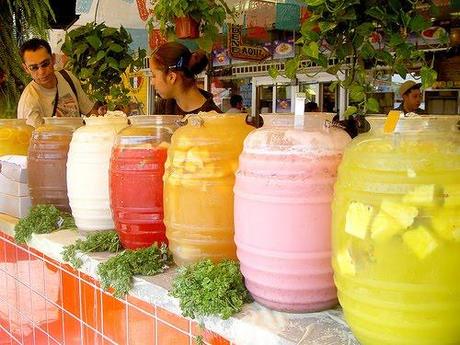 fuckyeahmexico:  Aguas Frescas pa’ la calor.  agua de melón, por favor. :D