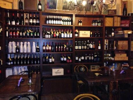 Enoteca In Vino Veritas Wine Bar - Via Garibaldi 9f - Bologna