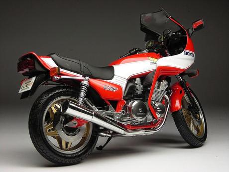 Honda CB 750 F2 Bol D'or 1981 by Max Moto Modeling (Tamiya)