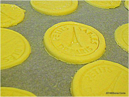 Frollini senza glutine alias “parigini” limone e camomilla Frollini senza glutine alias “parigini” limone e camomilla