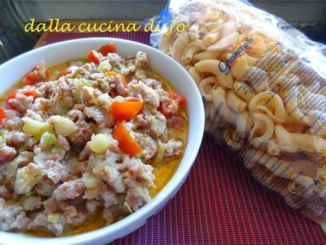 Maccheroni al torchio conditi con salamelle mantovane alla vodka