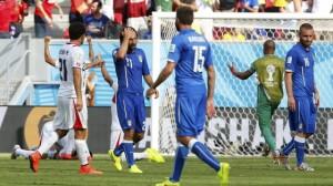 Un'immagine della pessima partita dell'Italia contro Costarica