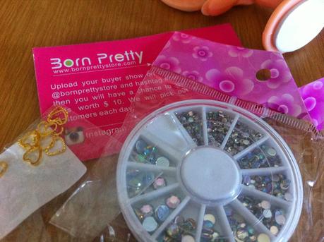 Collaborazione BORNPRETTY Collaborazione BORNPRETTY