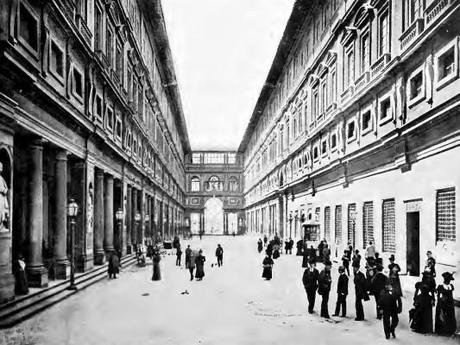 Firenze - Palazzo degli Uffizi in una foto tratta dal libro 