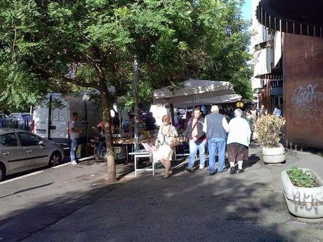 Garbatella quartiere modello? Garbatella urbanistica e architettura affascinante? No, Garbatella luogo mostruoso da cui scappare. Ecco le foto Garbatella quartiere modello? Garbatella urbanistica e architettura affascinante? No, Garbatella luogo mostruoso da cui scappare. Ecco le foto