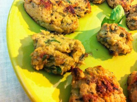 Salvacena di stagione: crocchette morbide di zucchine, soia e ceci profumate al basilico