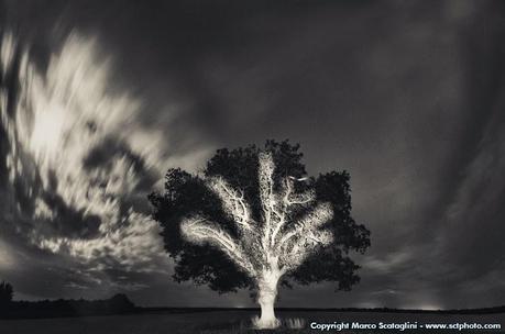 L'immagine raccontata: fotografia notturna e nuvole