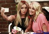 Ashley Tisdale anticipa il suo personaggio gay in “Young & Hungry” e saluta Sharpay