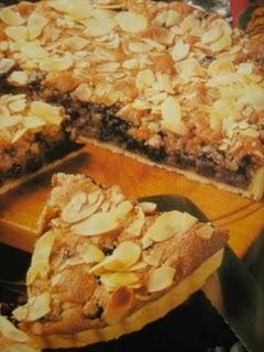 Torta alle pere e amaretti. Torta alle pere e amaretti.