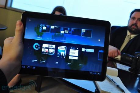 galaxytab10.11 Samsung presenta il Galaxy Tab 2: foto, video, caratteristiche, dettagli e confronto con iPad [MWC]