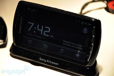 xperia play hands dsc0471 rm eng Sony Ericsson Xperia Play: caratteristiche, foto, video e dettagli [MWC]