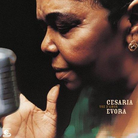 VOZ D'AMOR, LABUM CHE VALSE A CESARIA EVORA UN GRAMMY