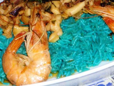 Risotto blu con sugo di pesce