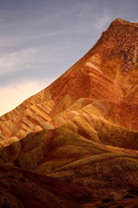 Red Mountain of Zhangye Danxia, China Le Montagne Colorate di Zhangye Danxia in 14 Foto