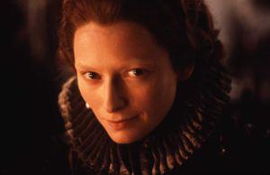 Tilda Swinton in una scena di 