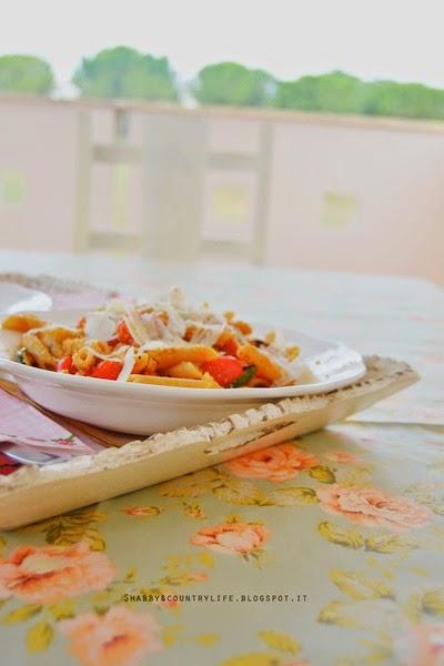 Tovaglia Shabby e pasta con Salsa Verde d'Avocado - shabby&countrylife.blogspot.it