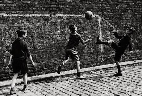Genitori e sport: il declino del calcio tra fallimento e passione