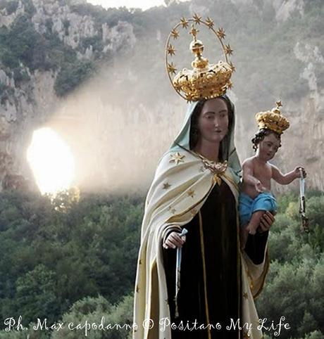 In onore  alla Madonna del Carmelo ...