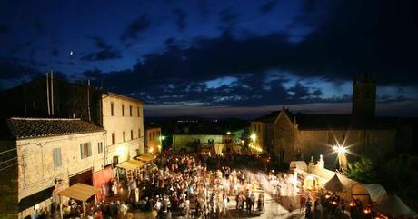 Monteriggioni di torri si corona. Quando storia e rievocazione si incontrano! il 18-19-20 e il 25-26-27 luglio 2014 Monteriggioni di torri si corona. Quando storia e rievocazione si incontrano! il 18-19-20 e il 25-26-27 luglio 2014